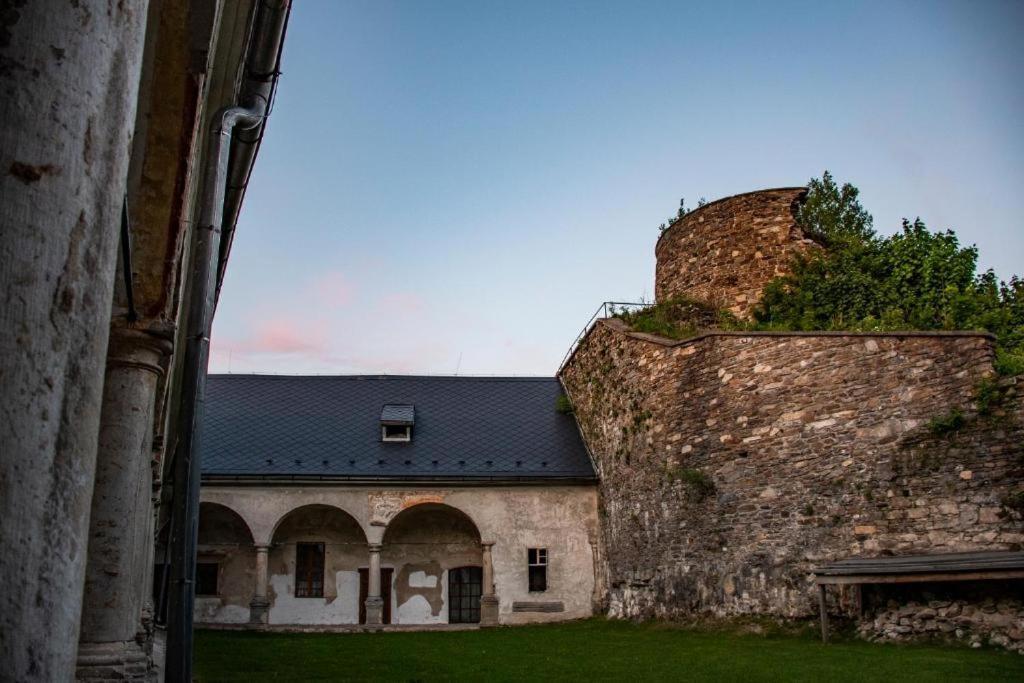 Zamek Kolstejn - Hotel Chateau Goldenstein Branná 外观 照片
