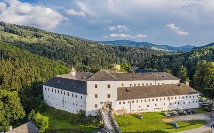 Zamek Kolstejn - Hotel Chateau Goldenstein Branná 外观 照片