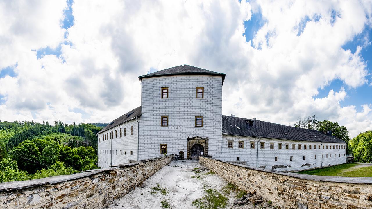 Zamek Kolstejn - Hotel Chateau Goldenstein Branná 外观 照片