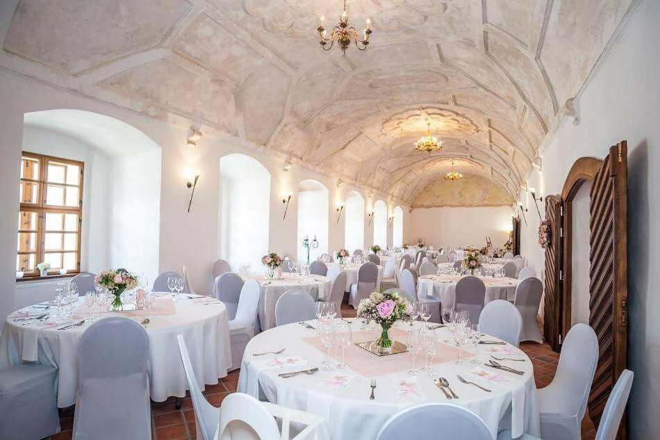 Zamek Kolstejn - Hotel Chateau Goldenstein Branná 外观 照片